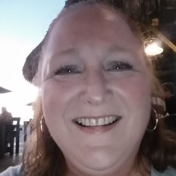 Meet your Posher, Juli - Picture 1 of 1