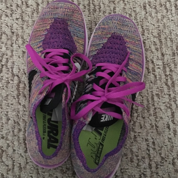 Nikes - Picture 4 of 4