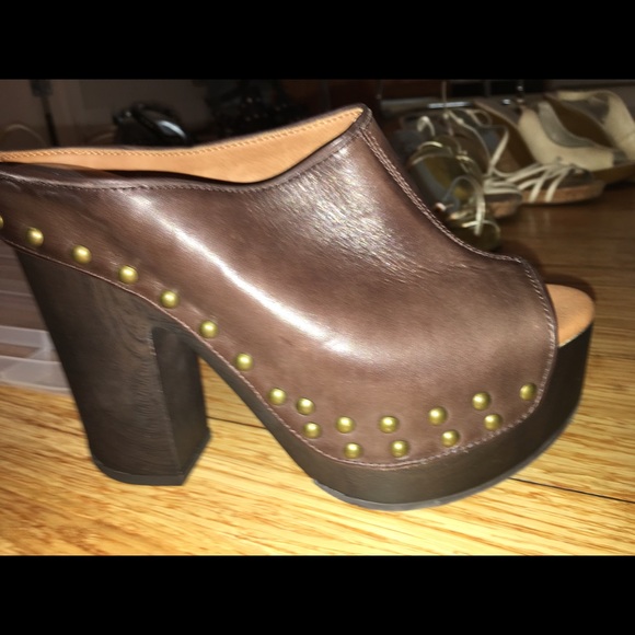 Brown leather clogs with platform size 8