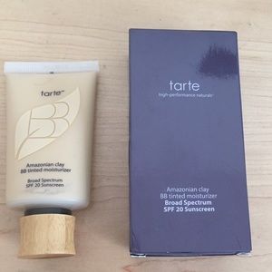 NWB Tarte Amazonian Clay in Light