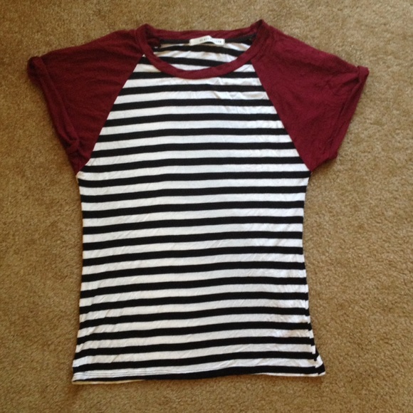 Stripped Stretch Short Sleeve Top