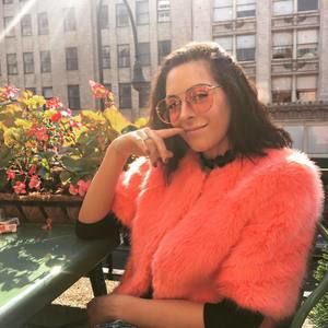 Meet your Posher, Adrianna