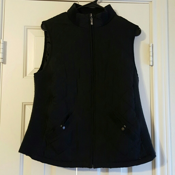 Croft & Barrow zippered vest with pockets