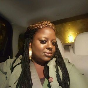 Meet your Posher, Latoya