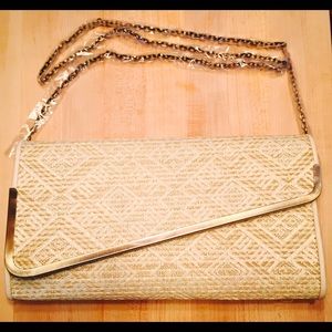 Large clutch with detachable body strap