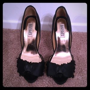 Badgely Mischka Black Bow Stilleto Peep-Toe Heels
