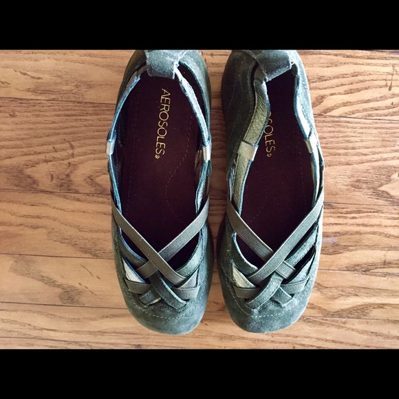 NWOT Aerosoles Crisscross Strap Casual Leather 👠