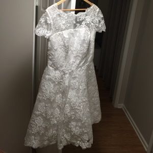 Short lace wedding/formal dress