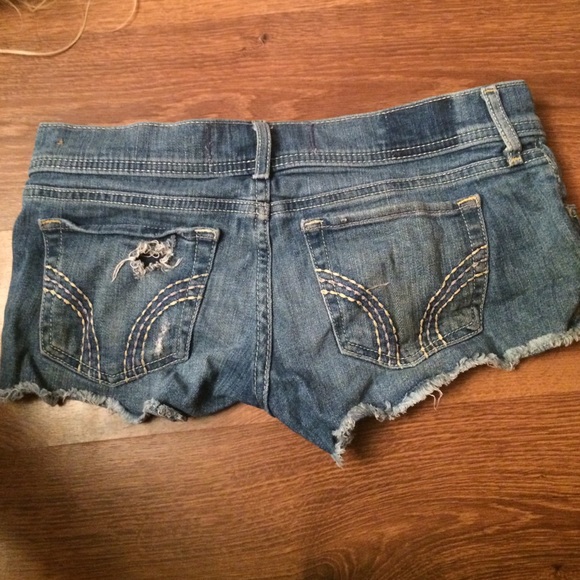 Shorts - Picture 2 of 3