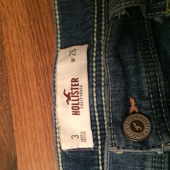 Shorts - Picture 3 of 3