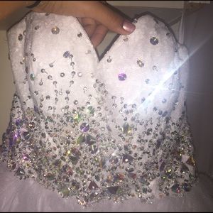 Strapless dress, many beautiful sequins