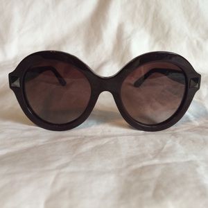 ⭐️HOST PICK!⭐️ Valentino Rockstud V696S Sunglasses