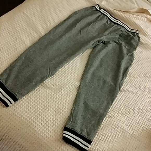 Nice joggers - Picture 2 of 3
