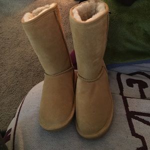 Bearpaw boots