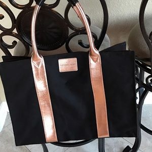 Woman's large oversized shoulder bag