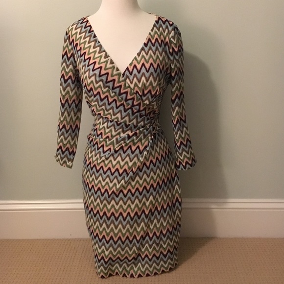 Vneck tie dress - Picture 1 of 1