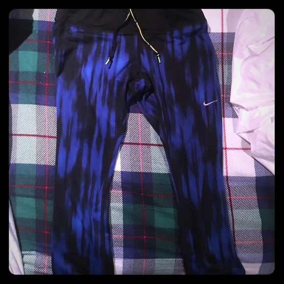 Nike Dri-Fit Capri WorkOut Pants