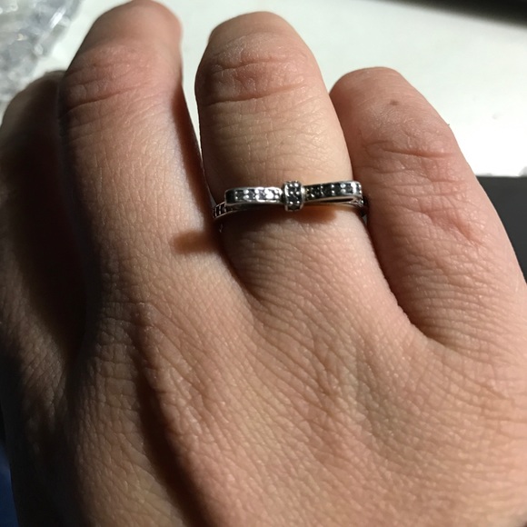 Pandora stackable bow ring
