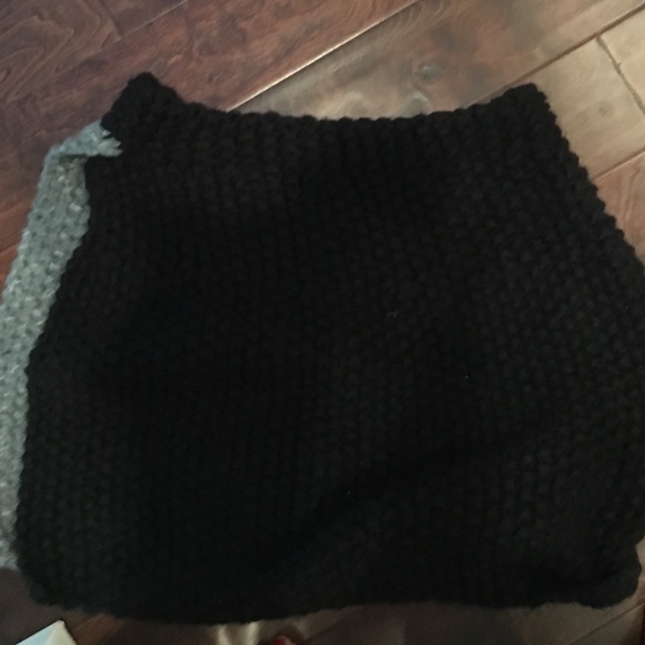 Beautiful heavy knit free people shawl