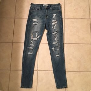 Abercrombie & Fitch Destroy Skinny Jeans