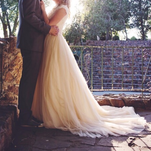 Wedding Dress - Picture 1 of 5