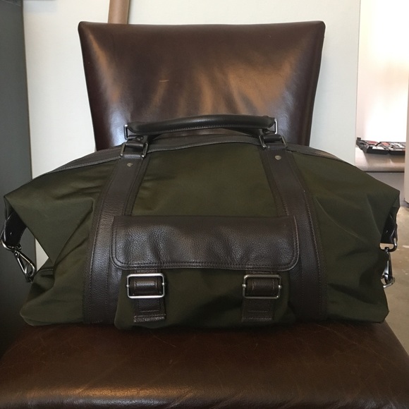 banana republic duffle bag