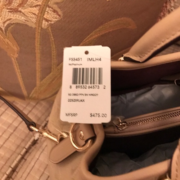 🎉SOLD🎉New Coach Margot patent leather handbag - Picture 2 of 4