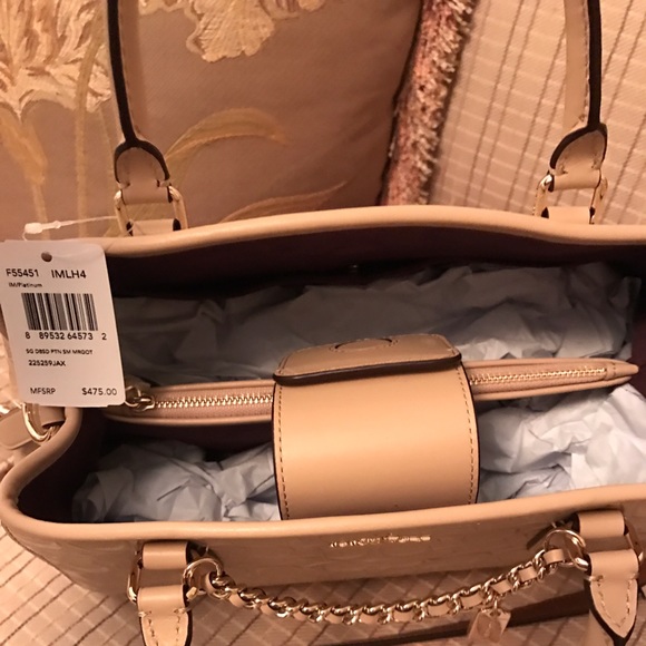 🎉SOLD🎉New Coach Margot patent leather handbag - Picture 3 of 4