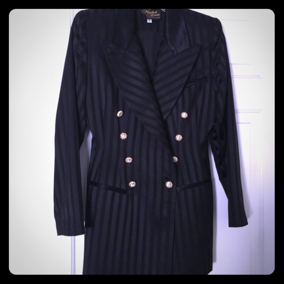 Elegant jacket with Diamond buttons