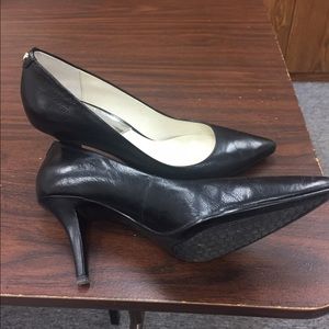 Michael Kors pumps