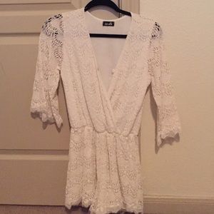 White lace quarter sleeve romper