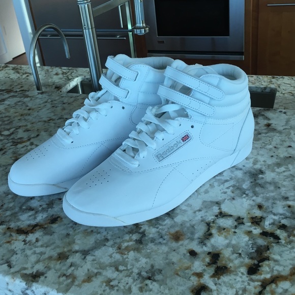 ALL LEATHER REEBOK WOMANS HI TOPS