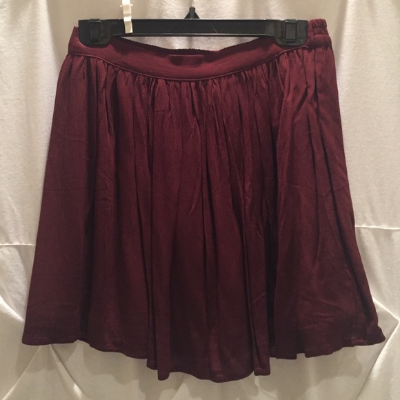 Forever 21 wine colored skirt. Size M.