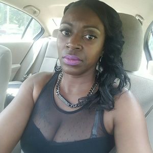 Meet your Posher, Gloria