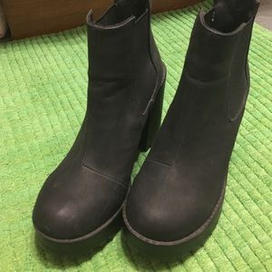 Rampage: chunky platform boots