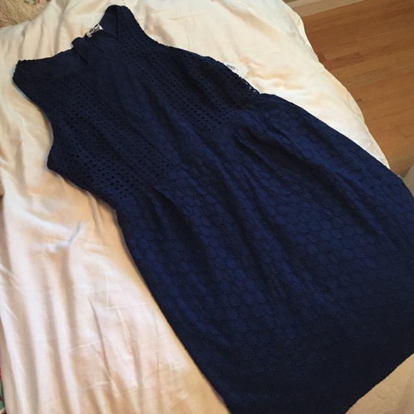 Cute old navy blue sleeveless eyelet dress