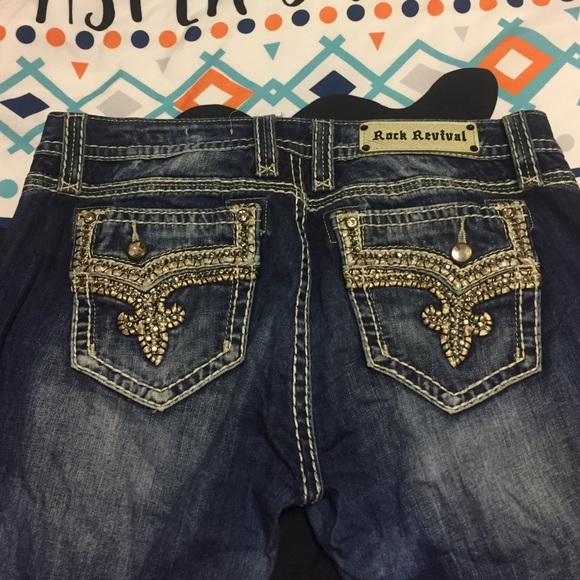 Rock Revival size 32