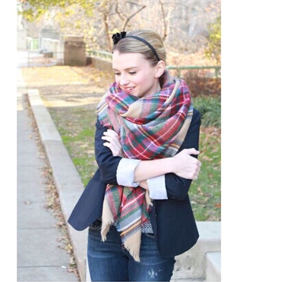 Plaid Blanket Scarf - Picture 3 of 4
