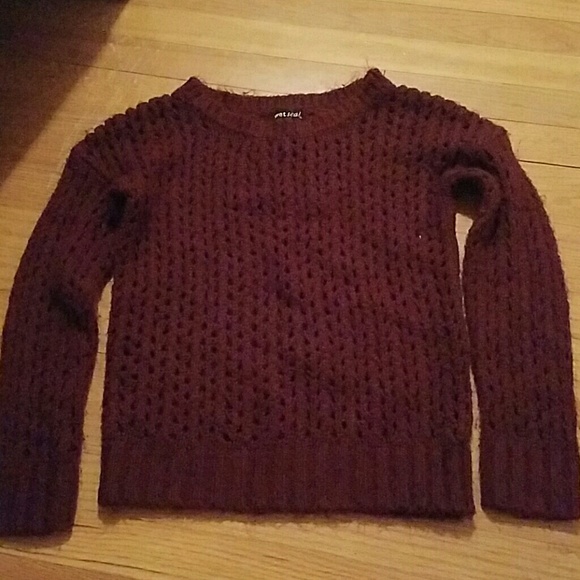 Maroon sweater