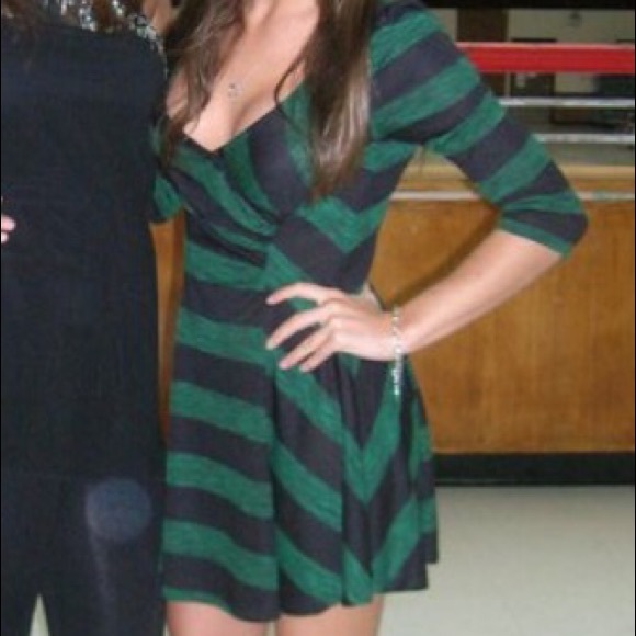 Quarter-sleeve striped dress