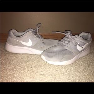 Nike Gray Roshe