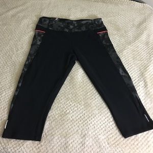 Marika tek capri leggings