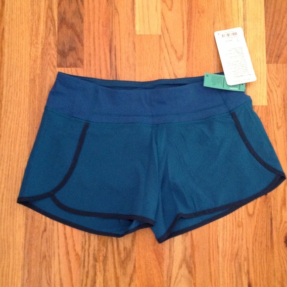 NWT Run Times Short by lululemon - Picture 2 of 4