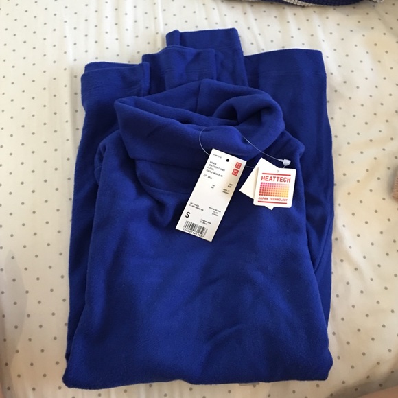 NWT uniqlo heattech turtle neck shirt