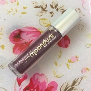 Urban Decay Liquid Moondust in Magnetic