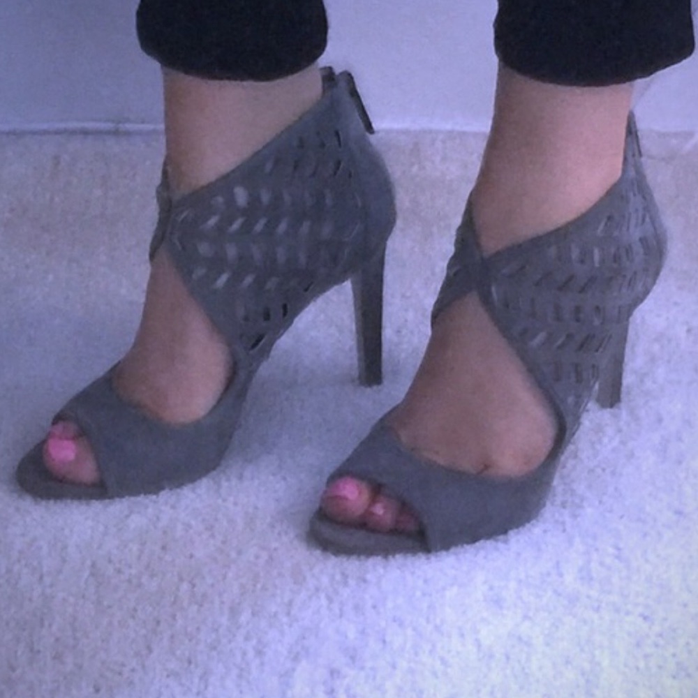 🆕 BCBG Gray Suede Heels