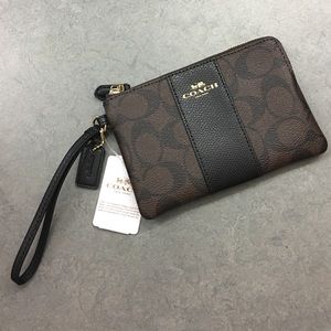 New ♥️ Coach signature wristlet hold card, key & change