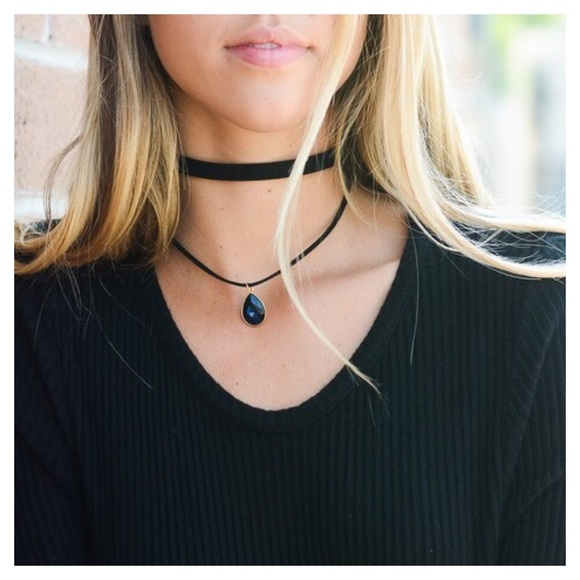 Dual Strap Choker Necklace - Picture 3 of 4
