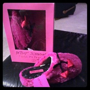Betsy Johnson slippers