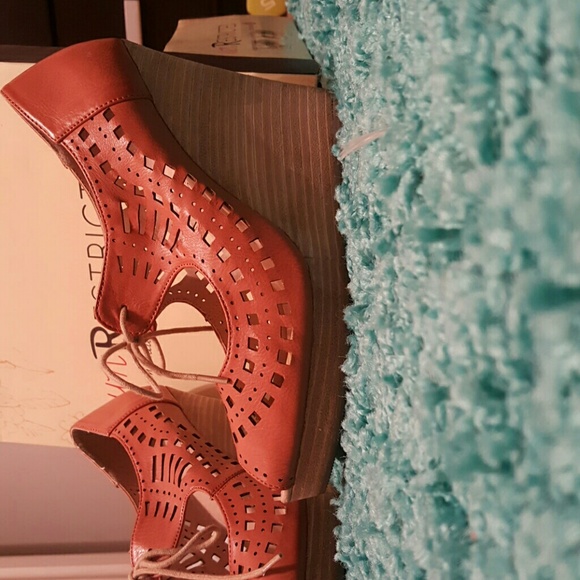 Shoes - Picture 3 of 3